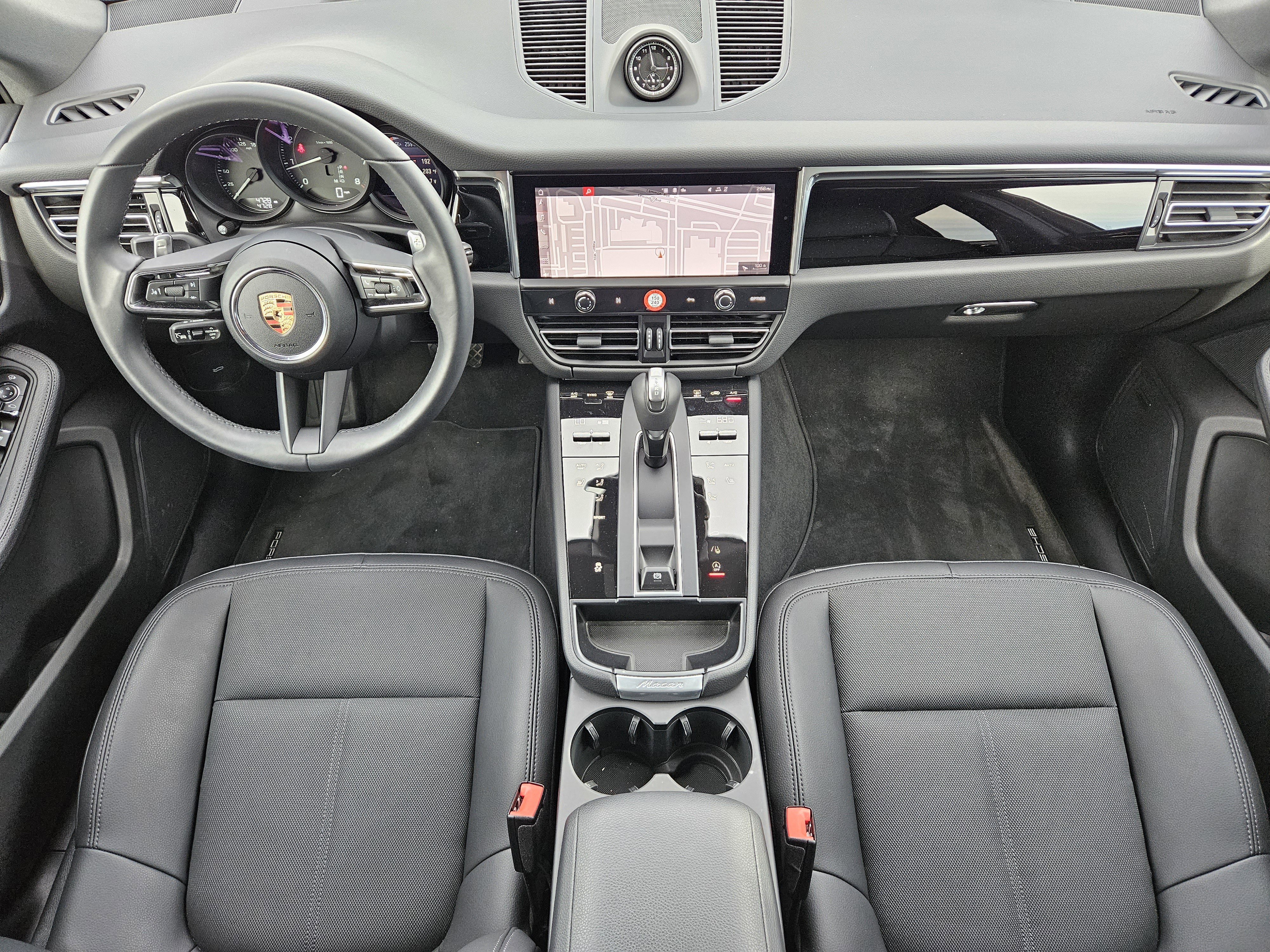 Certified 2025 Porsche Macan image 25