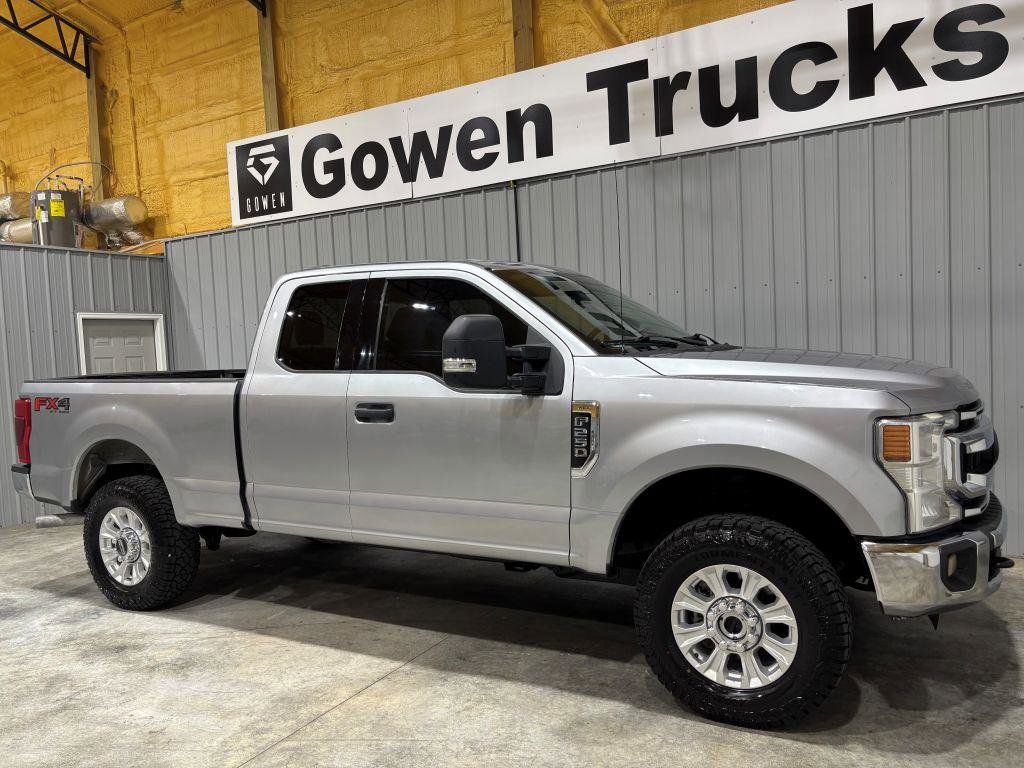 Used 2022 Ford F250 XLT w/ XLT Value Package AWD/4WD image 3
