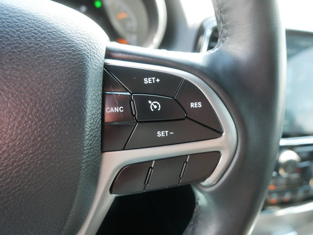 Used 2021 Jeep Grand Cherokee Laredo X AWD/4WD image 22