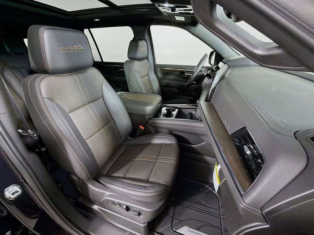 New 2026 Chevrolet Suburban High Country image 30
