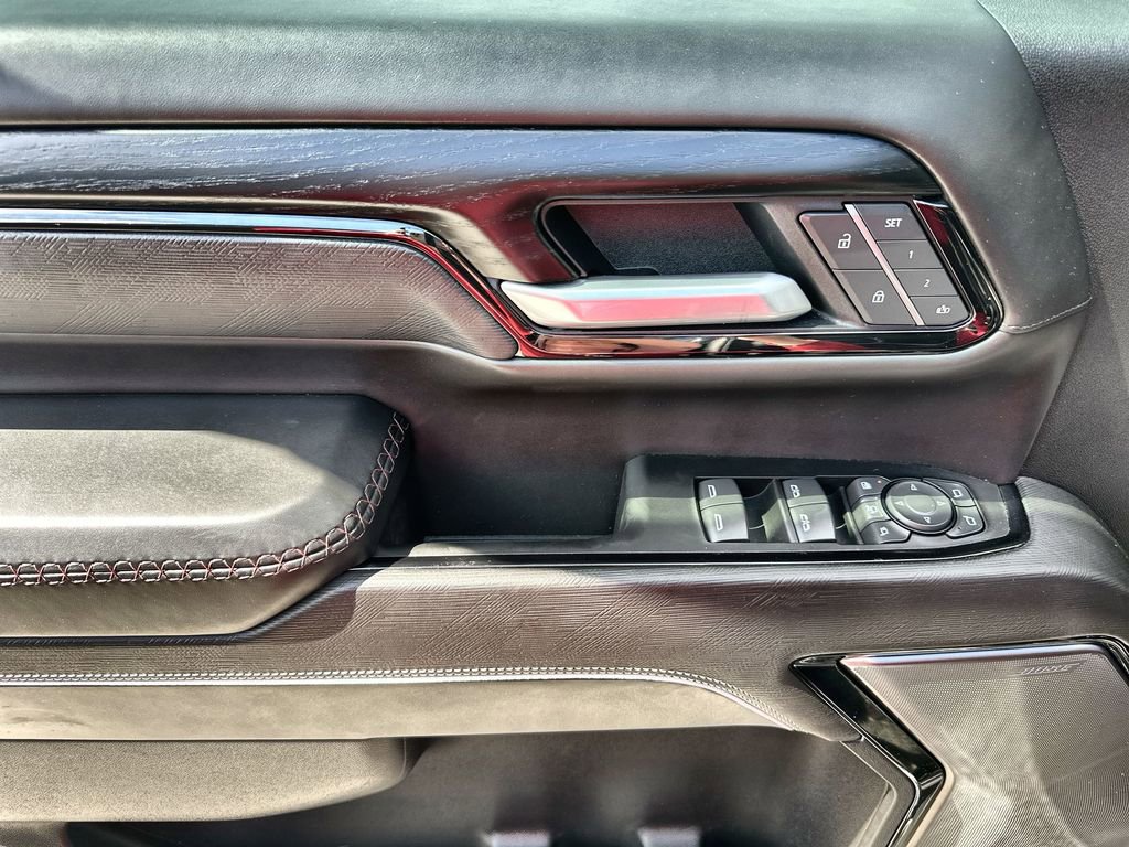 Certified 2025 GMC Sierra 2500 AT4X w/ AT4X AEV Edition image 24