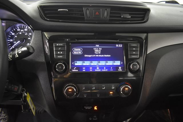 Used 2020 Nissan Rogue Sport S FWD image 17