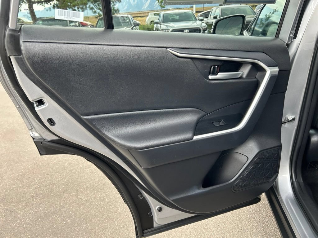 Used 2025 Toyota RAV4 XLE AWD/4WD image 16