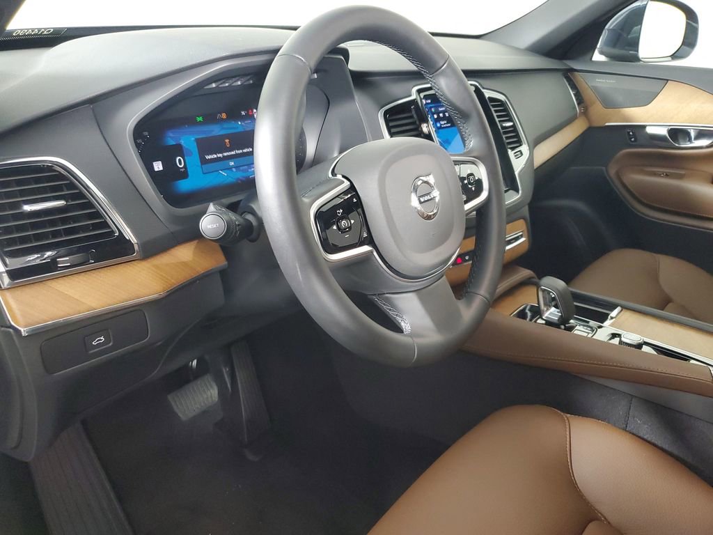 Certified 2025 Volvo XC90 B6 Plus w/ Protection Package AWD/4WD image 27