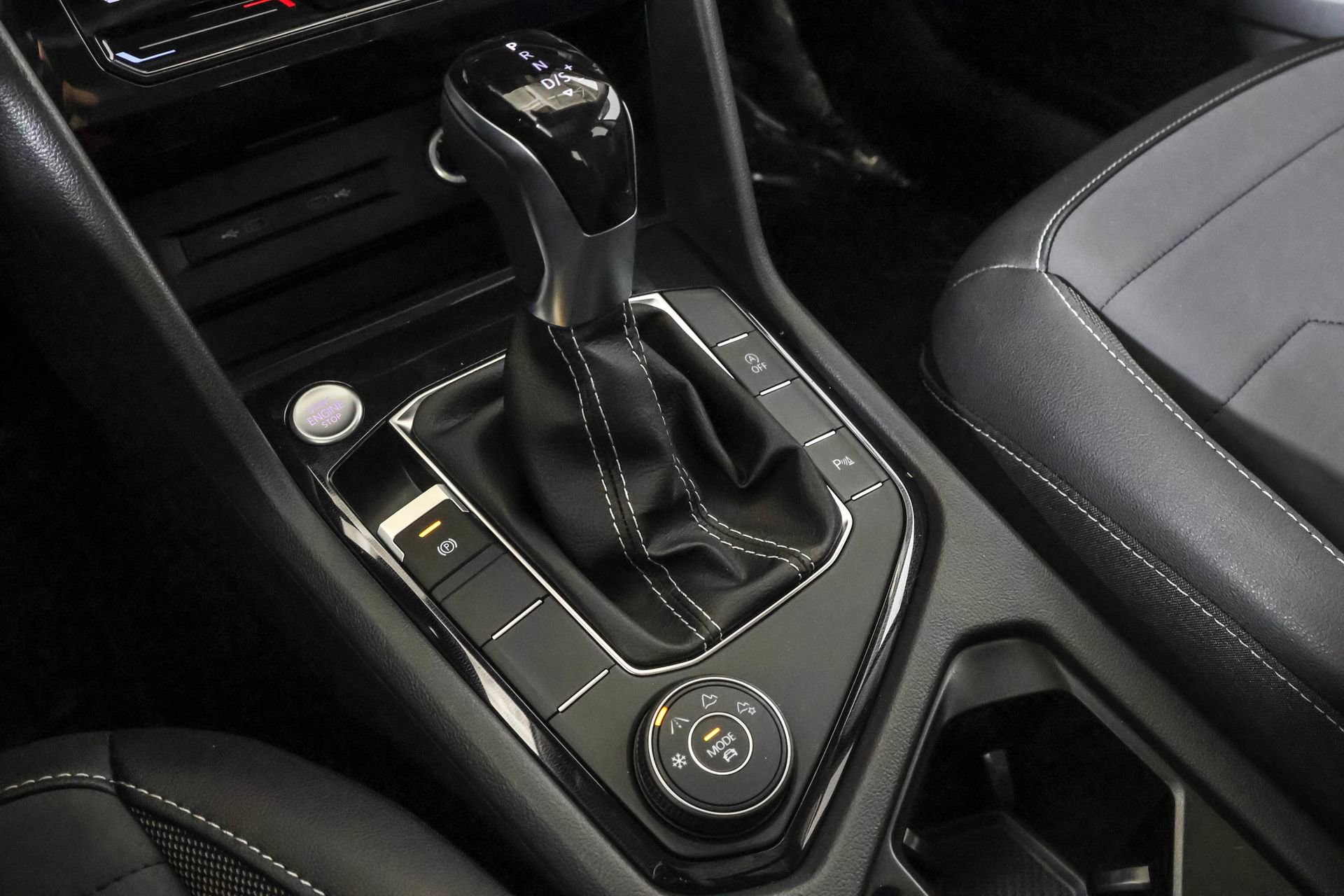 New 2026 Volkswagen Taos SE AWD/4WD image 30
