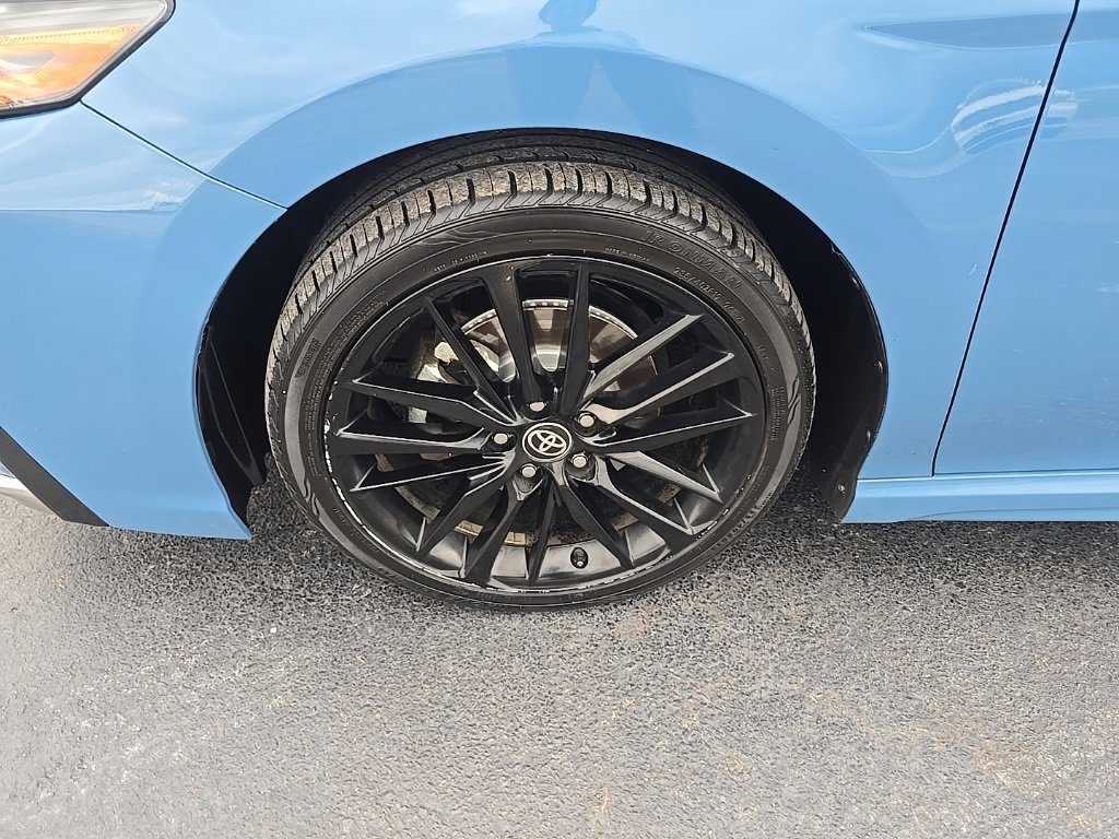 Used 2023 Toyota Camry XSE image 3