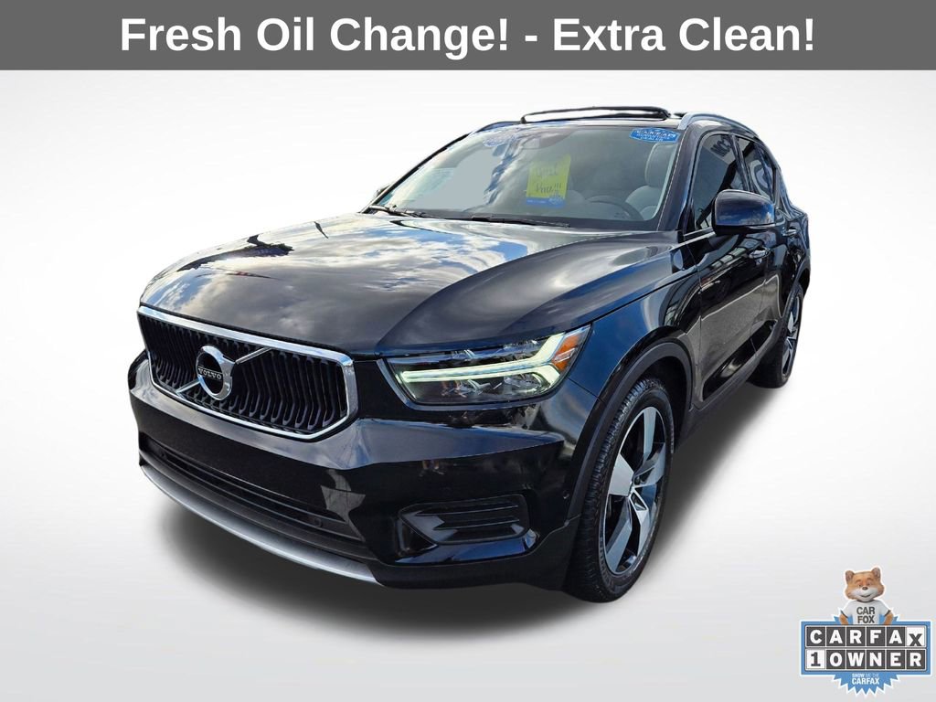 Used 2019 Volvo XC40 T4 Momentum image 3