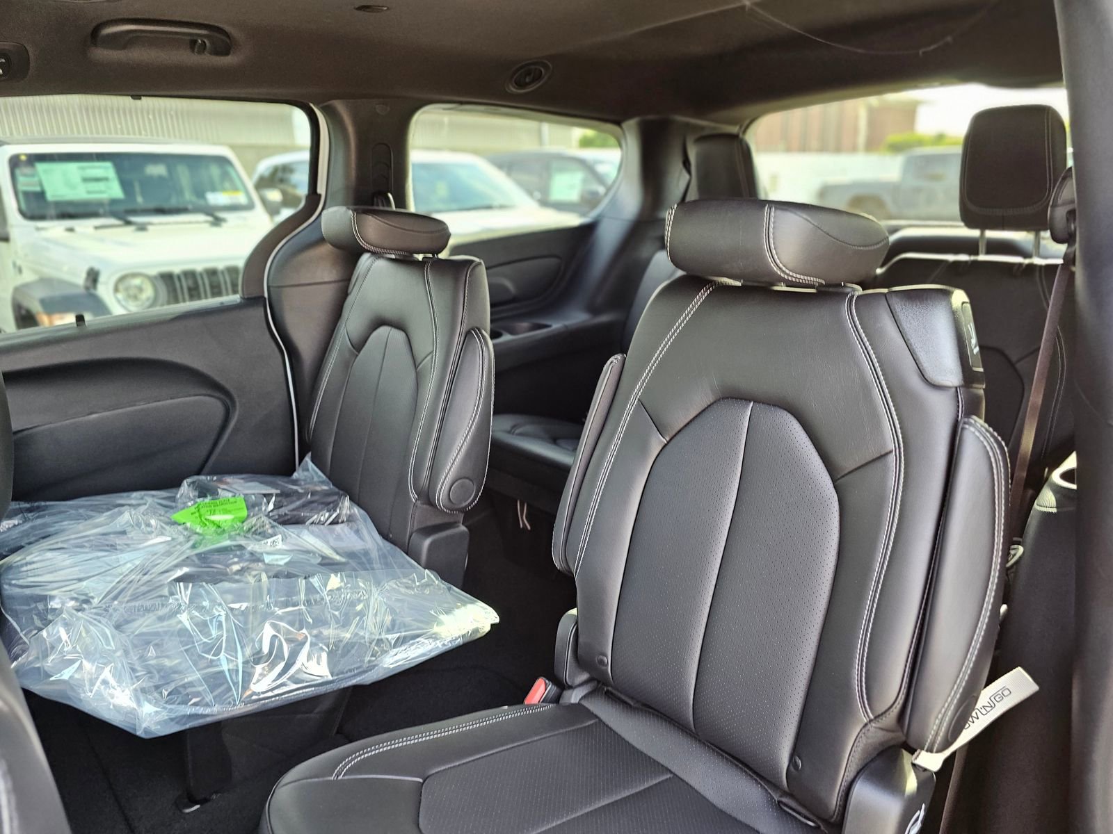 New 2026 Chrysler Voyager LX FWD image 21