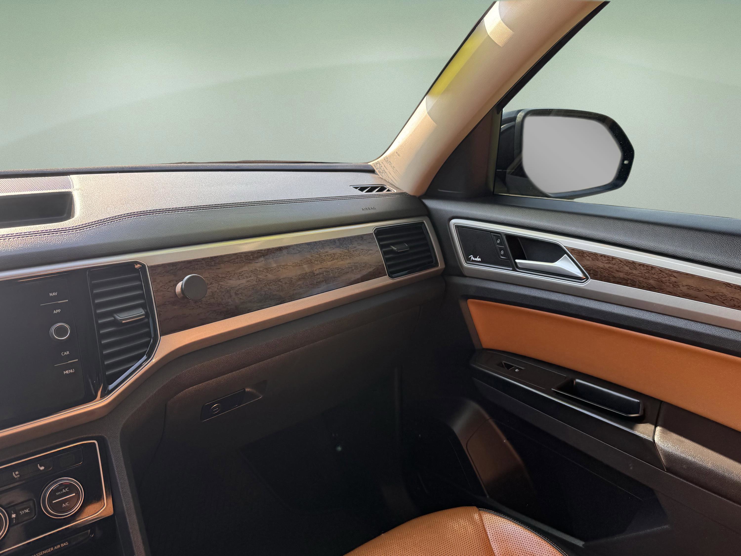 Used 2018 Volkswagen Atlas SEL Premium image 19