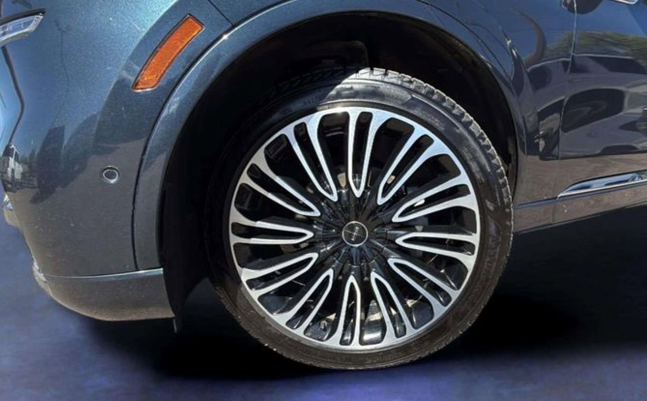 Used 2020 Lincoln Aviator Black Label w/ Dynamic Handling Package image 24