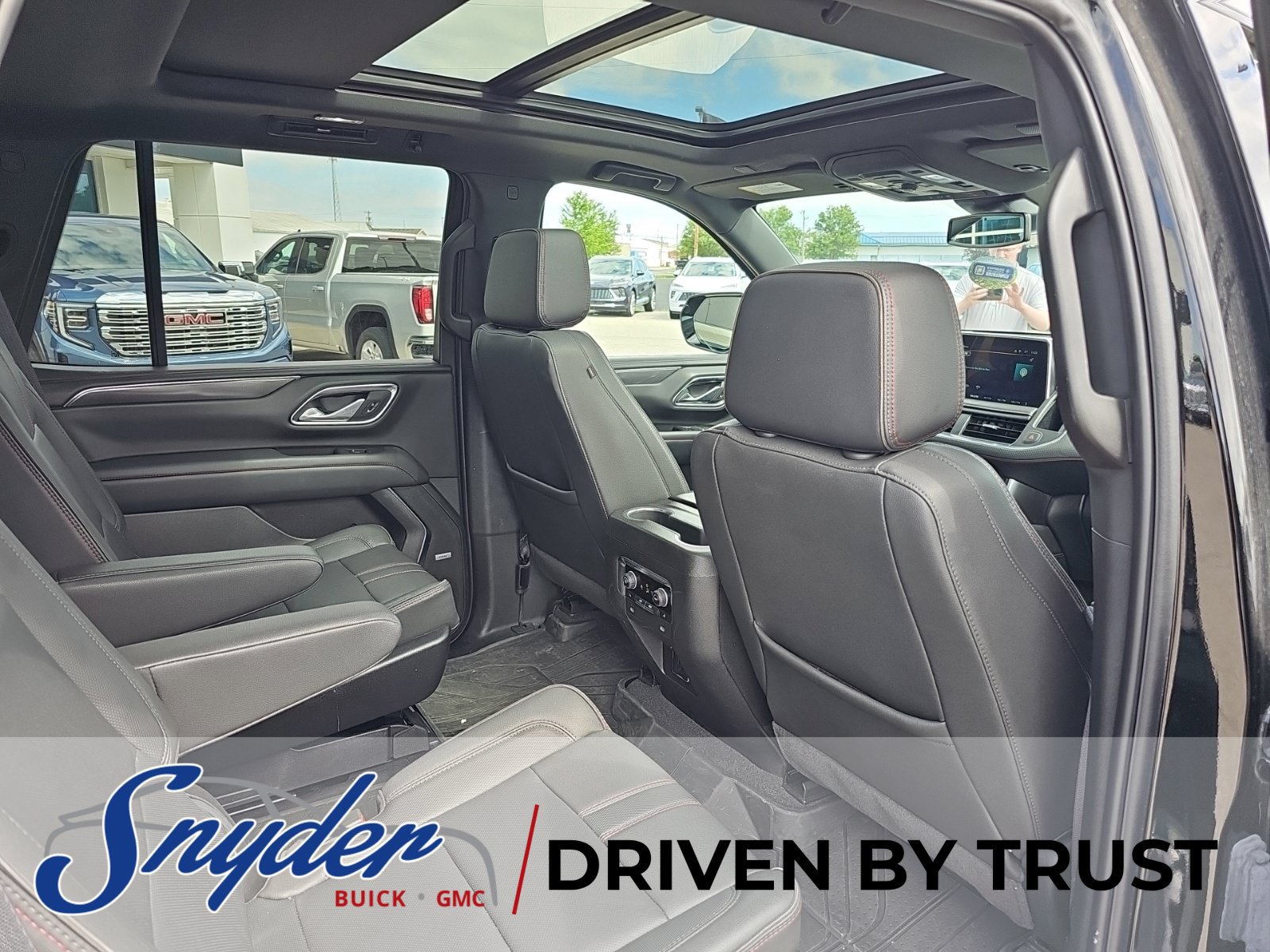 Used 2024 Chevrolet Tahoe RST w/ Luxury Package AWD/4WD image 29