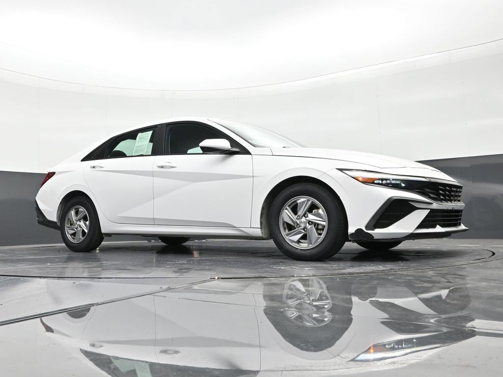 Used 2024 Hyundai Elantra SE FWD image 26