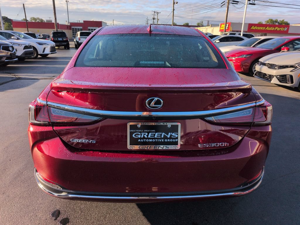 Used 2025 Lexus ES 300h Ultra Luxury w/ Accessory Package (Z1) FWD image 4