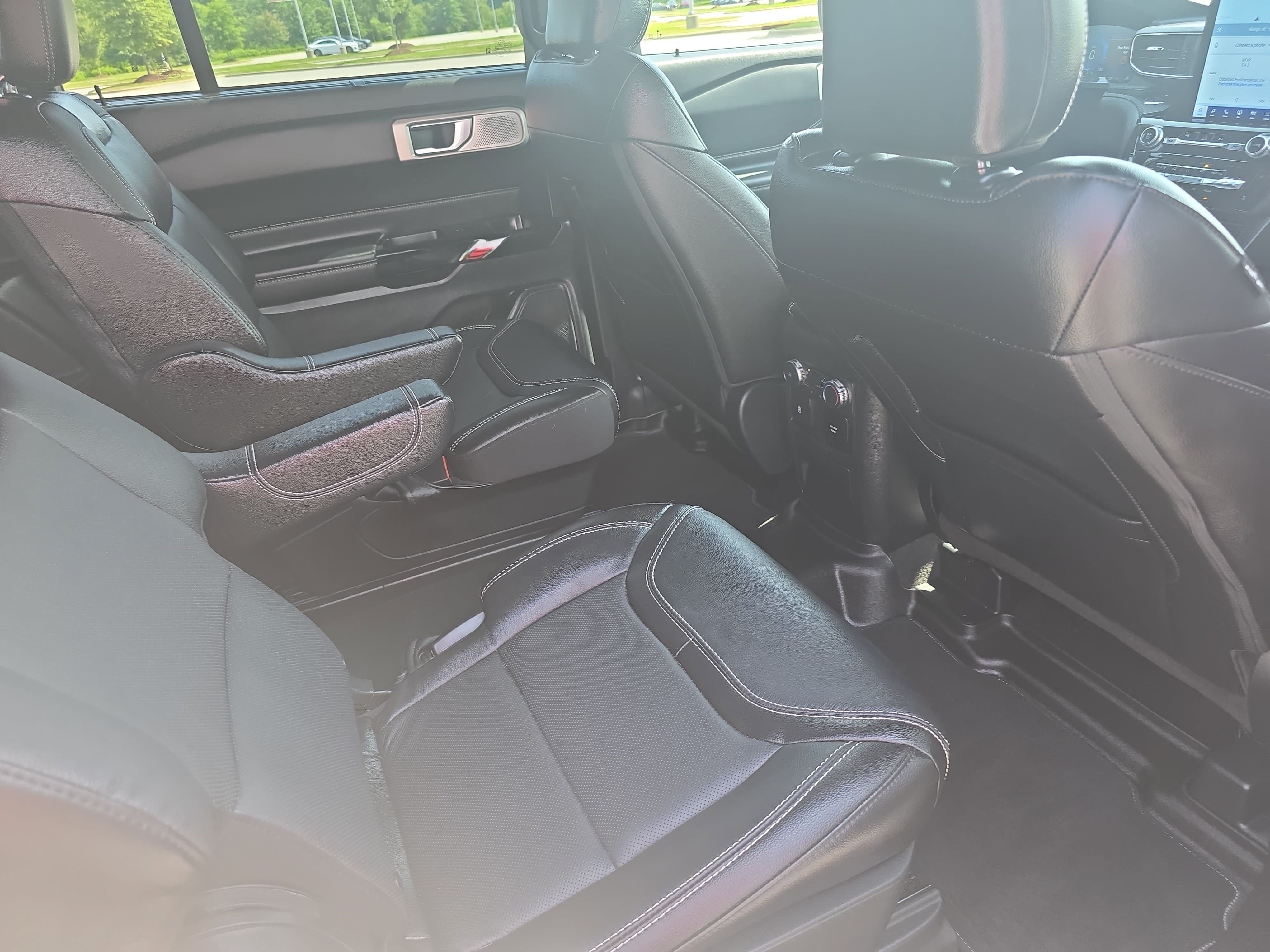 Used 2022 Ford Explorer ST w/ Equipment Group 401A AWD/4WD image 11