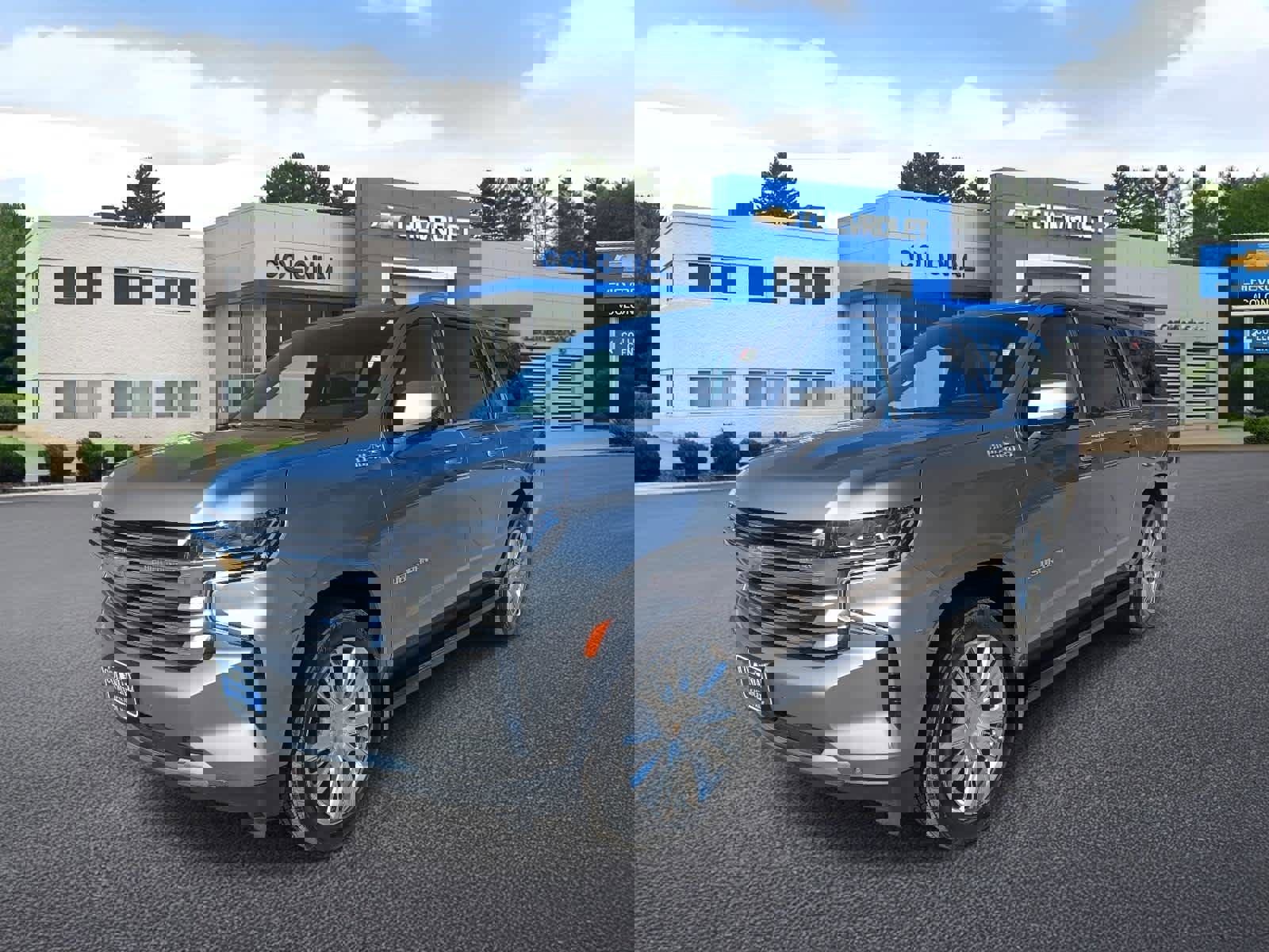 Used 2023 Chevrolet Suburban High Country w/ Premium Package 2