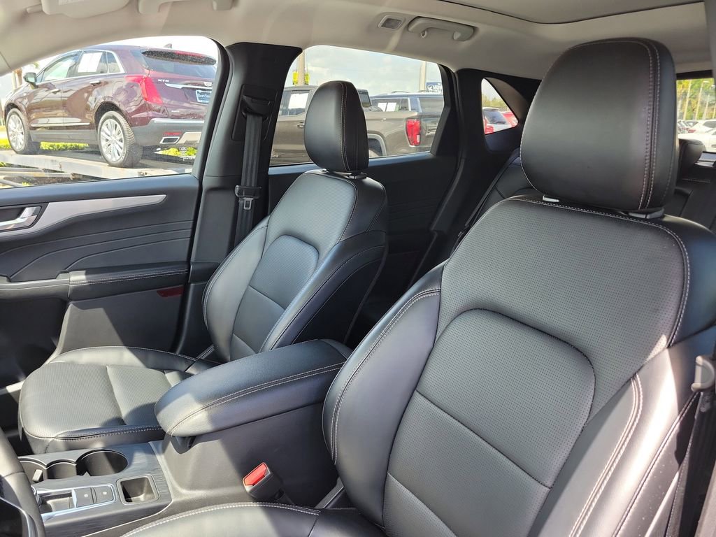 Used 2025 Ford Escape Platinum AWD/4WD image 22