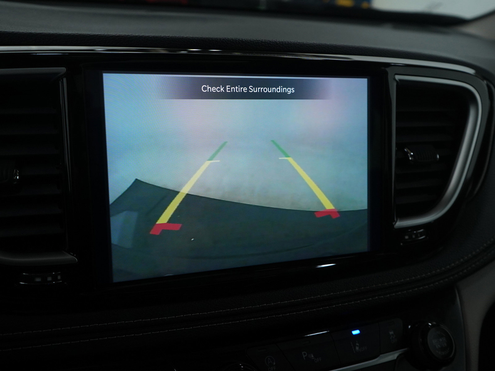 Used 2024 Chrysler Pacifica Limited image 26