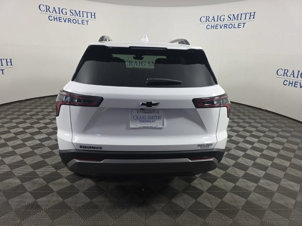 New 2026 Chevrolet Equinox LT w/ Convenience Package II FWD image 4