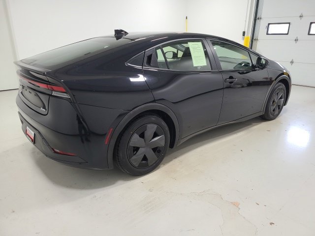 Certified 2025 Toyota Prius LE FWD image 6