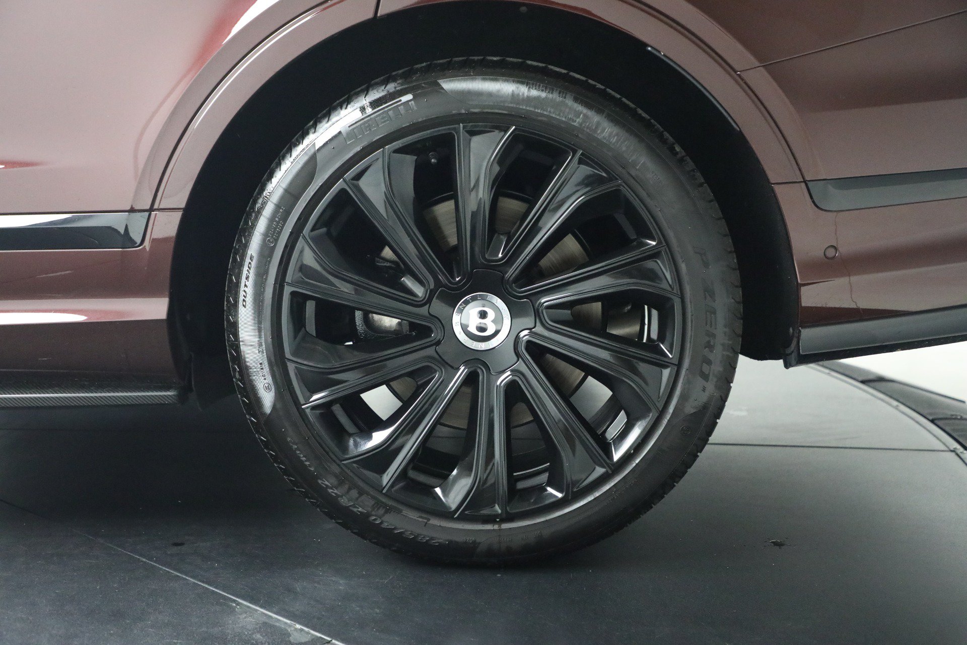 Certified 2024 Bentley Bentayga Extended Wheelbase AWD/4WD image 15
