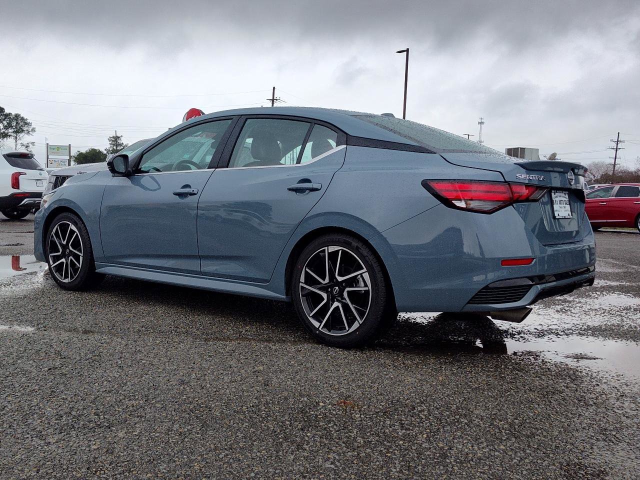 Used 2025 Nissan Sentra SR w/ SR Premium Package image 4