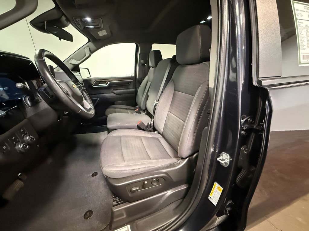 Used 2022 Chevrolet Silverado 1500 LT image 12