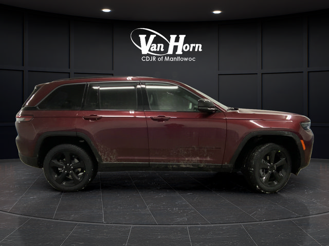 New 2026 Jeep Grand Cherokee Limited w/ Limited Altitude Package AWD/4WD image 2