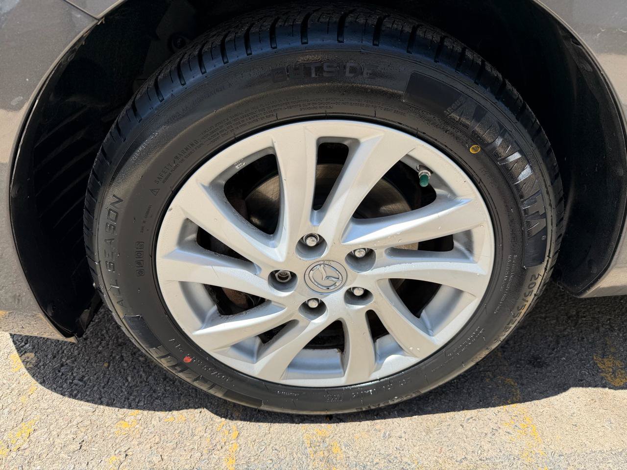 Used 2012 MAZDA MAZDA3 i Touring FWD image 9