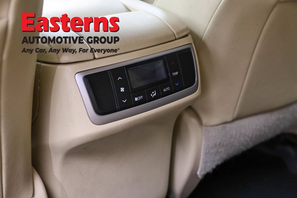 Used 2018 Toyota Highlander Plus AWD/4WD image 21