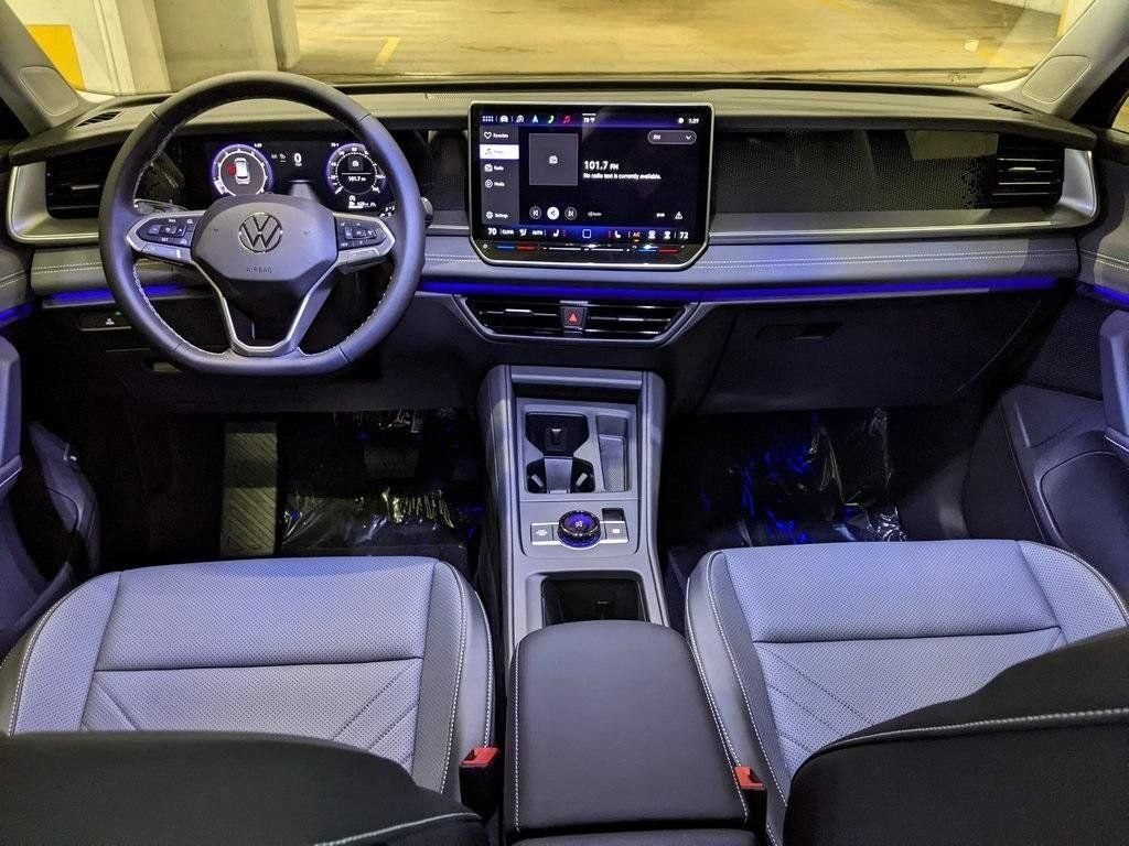 New 2026 Volkswagen Tiguan SE FWD image 12