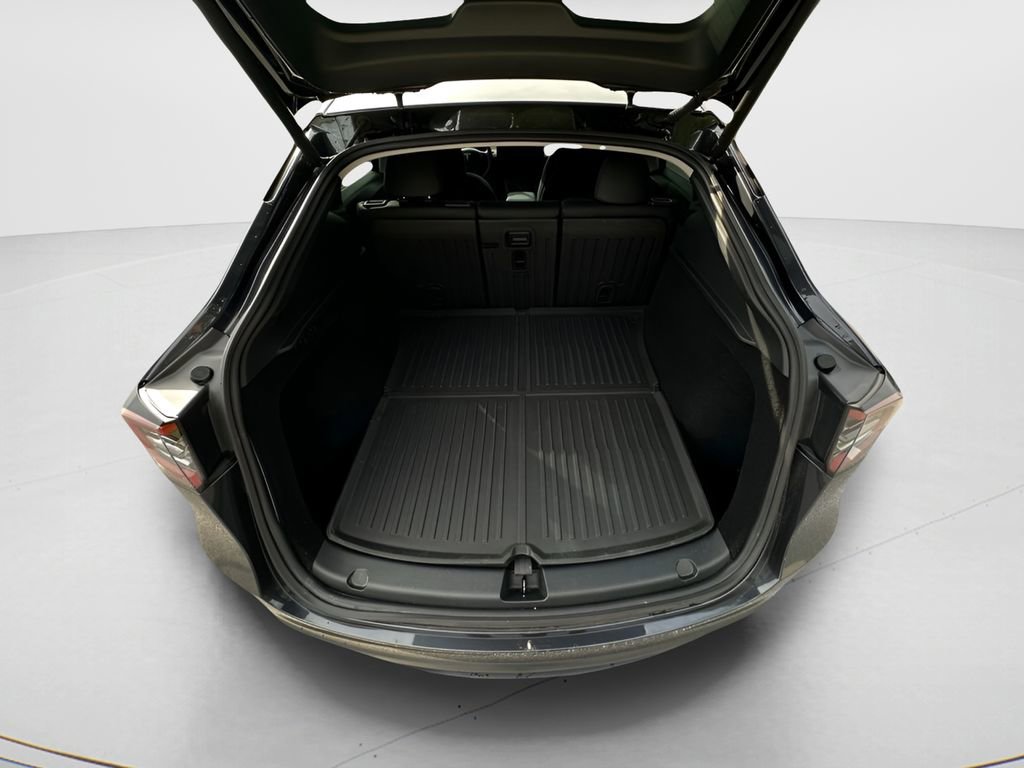 Used 2024 Tesla Model Y Long Range RWD image 23