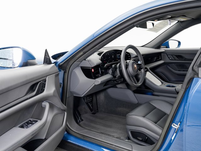Used 2023 Porsche Taycan image 7