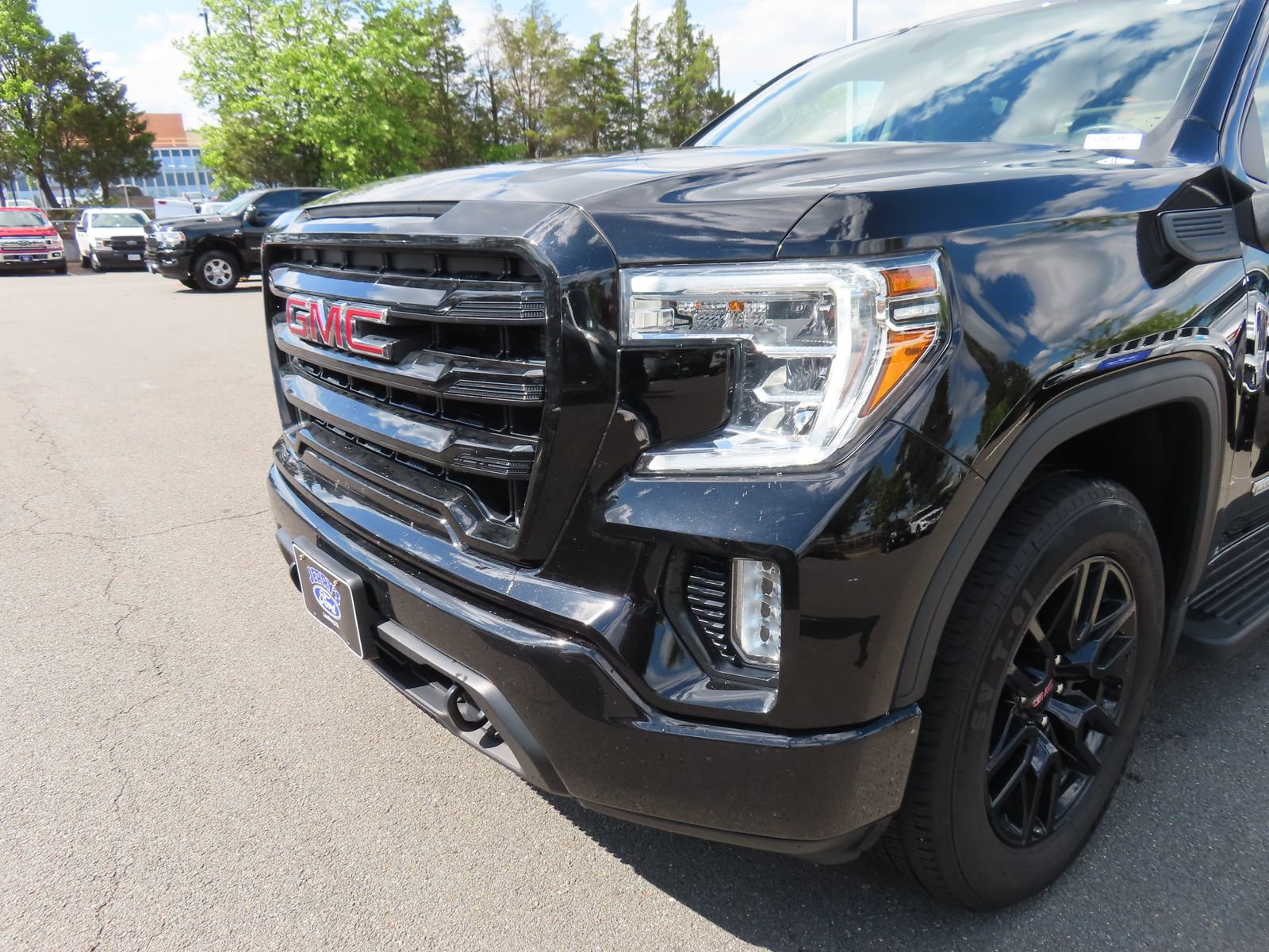Used 2022 GMC Sierra 1500 Elevation AWD/4WD image 9