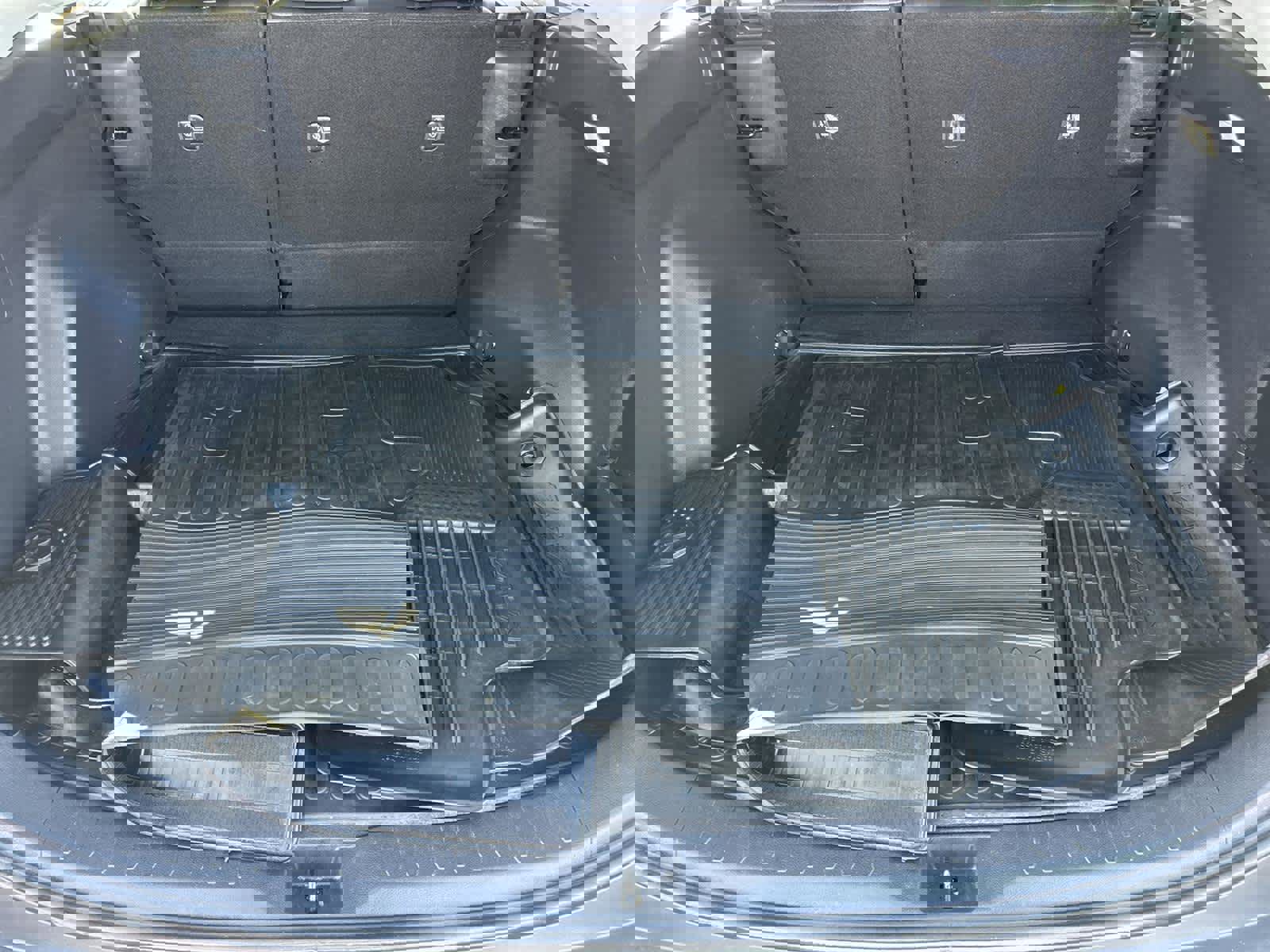 Used 2022 Toyota RAV4 XLE Premium image 20