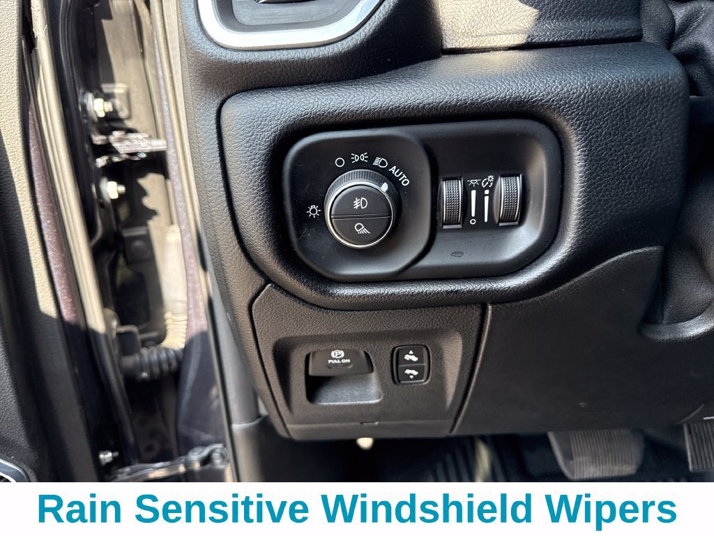 Used 2019 RAM 1500 Laramie AWD/4WD image 13