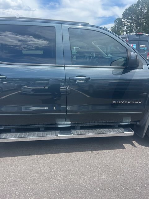 Used 2017 Chevrolet Silverado 1500 LT w/ All Star Edition AWD/4WD image 4