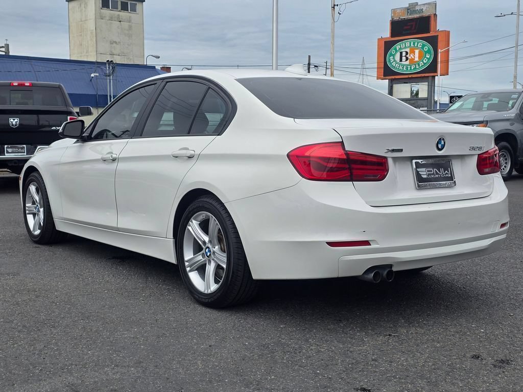 Used 2013 BMW 328i xDrive Sedan AWD/4WD image 8
