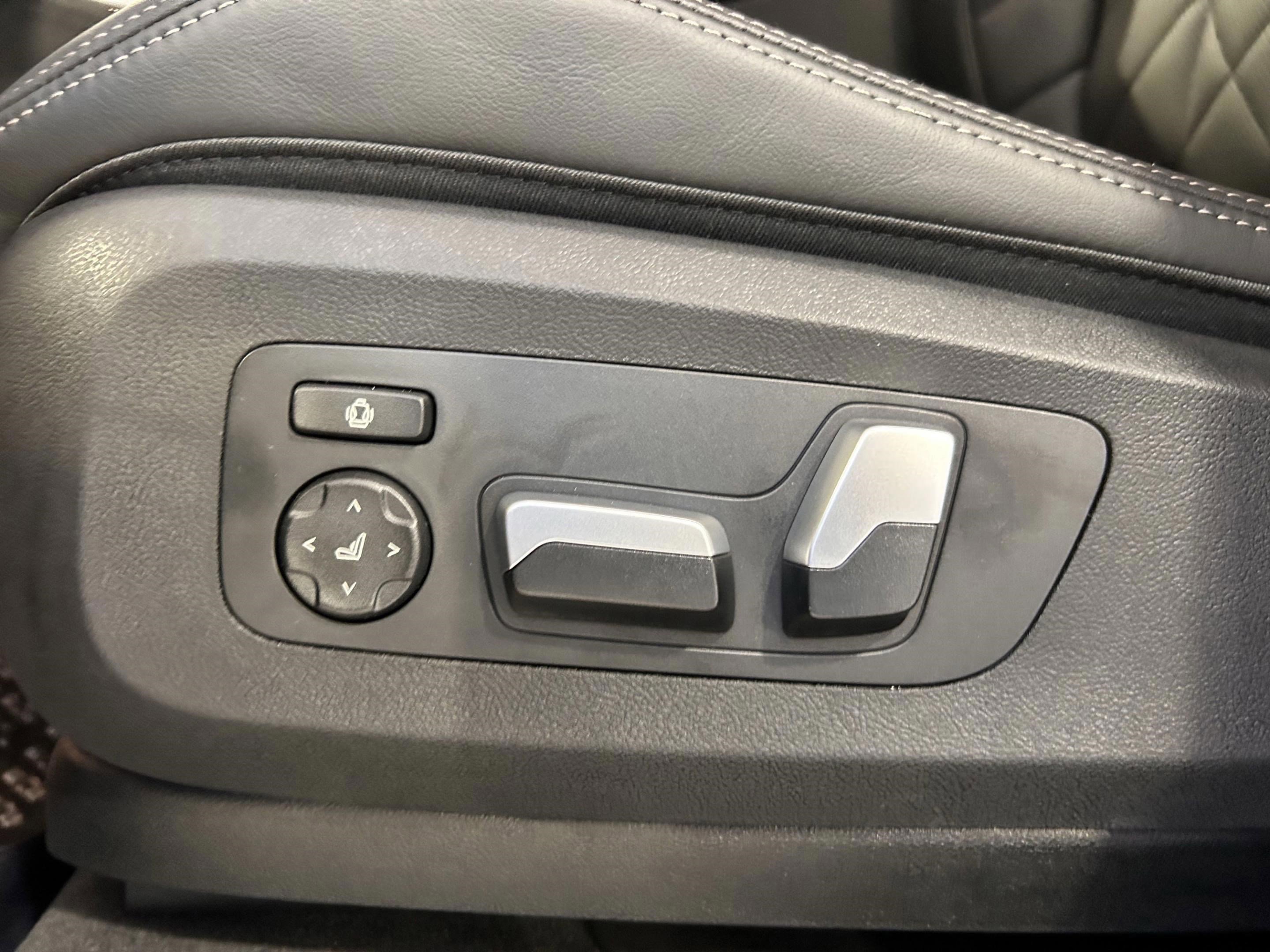 Used 2026 BMW X5 xDrive40i w/ M Sport Package image 25