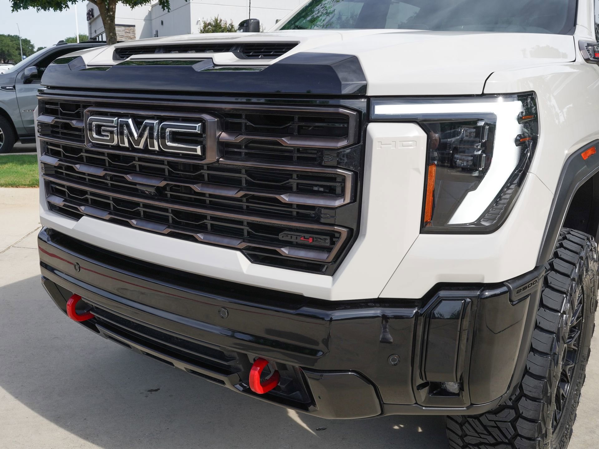 Used 2026 GMC Sierra 2500 AT4X w/ LPO, Black Badging Package AWD/4WD image 31