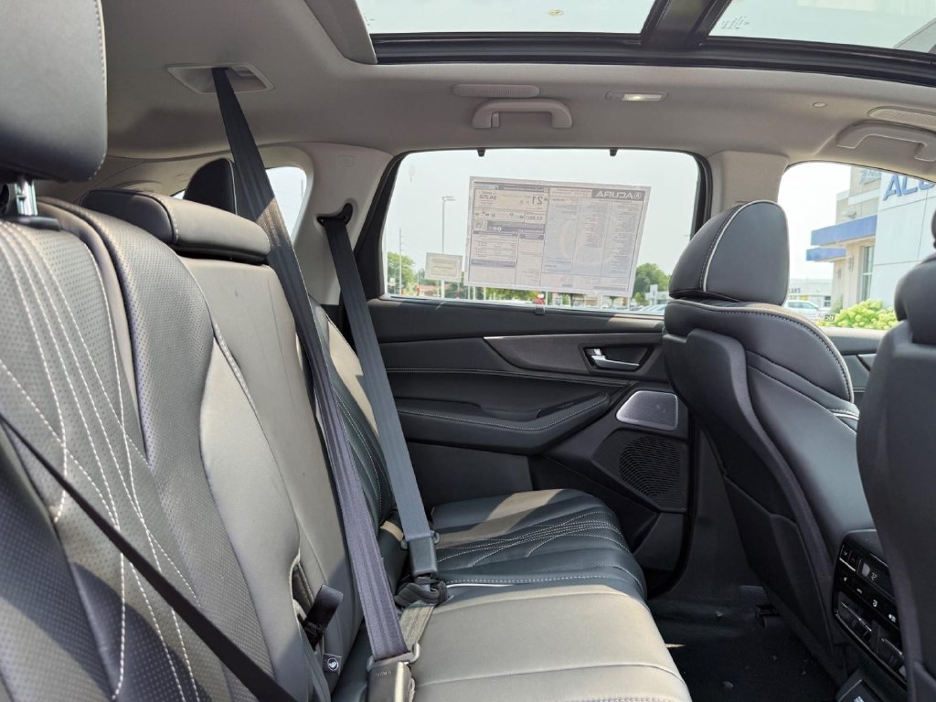 New 2026 Acura MDX w/ Advance Package AWD/4WD image 5