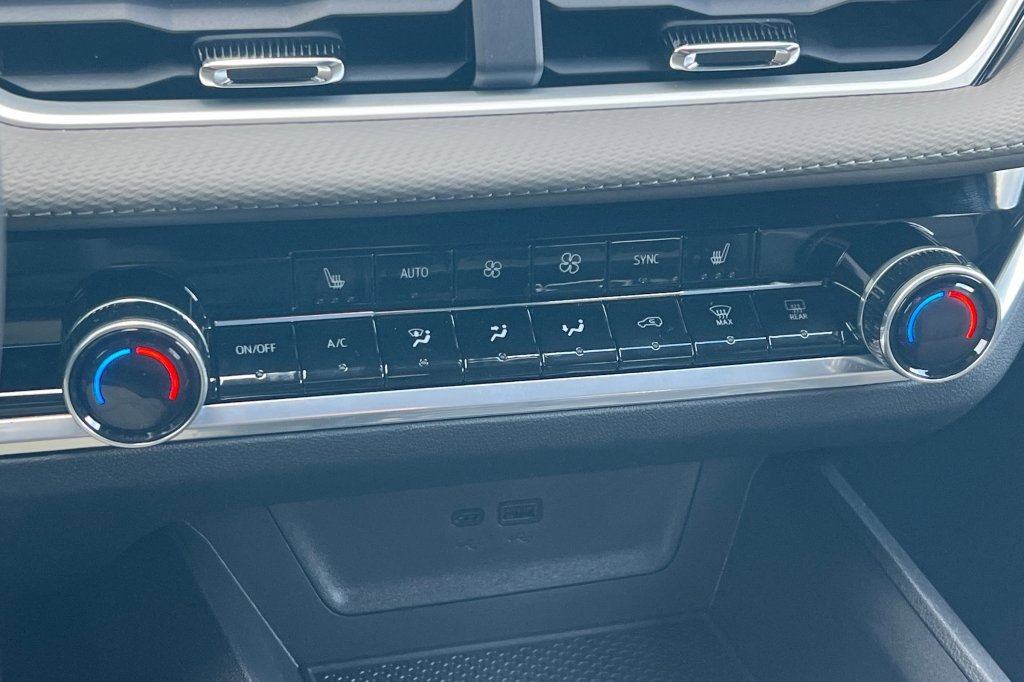 New 2026 Chevrolet Equinox LT w/ Convenience Package II image 18