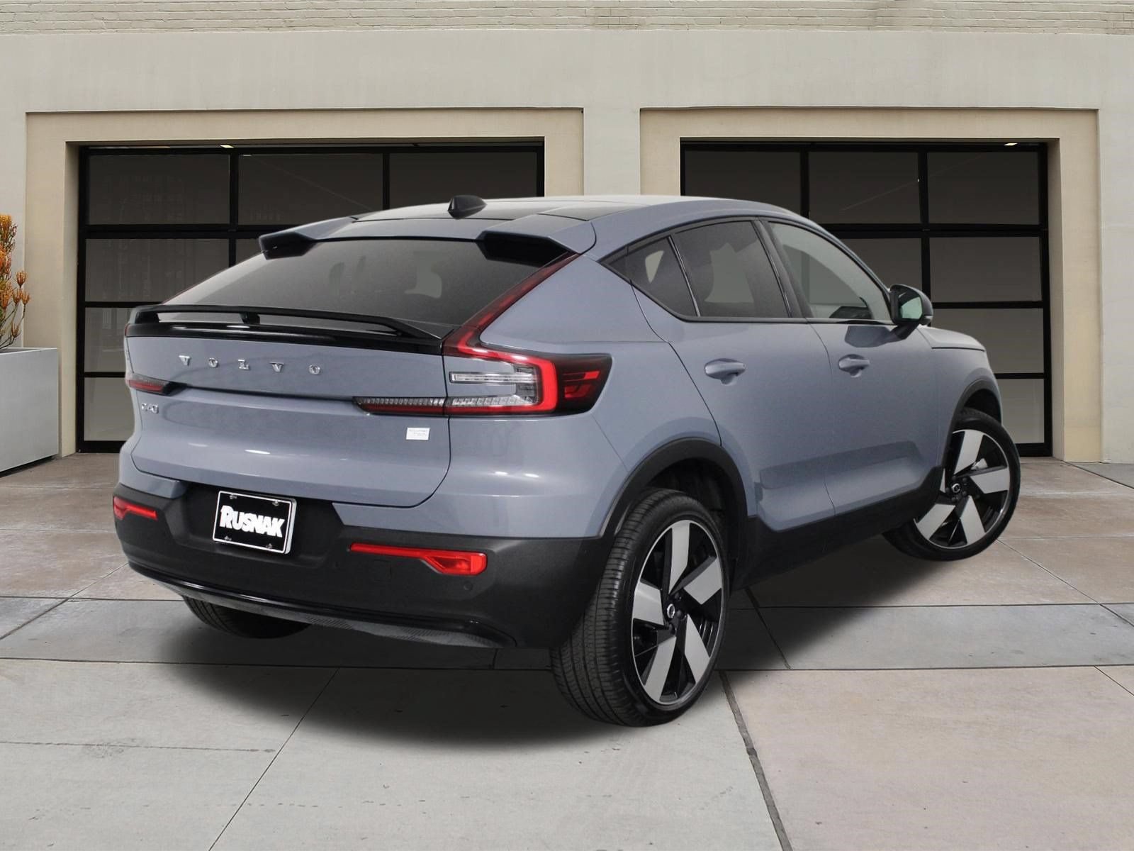 Certified 2023 Volvo C40 P8 Recharge Ultimate w/ Protection Package Premier AWD/4WD image 4