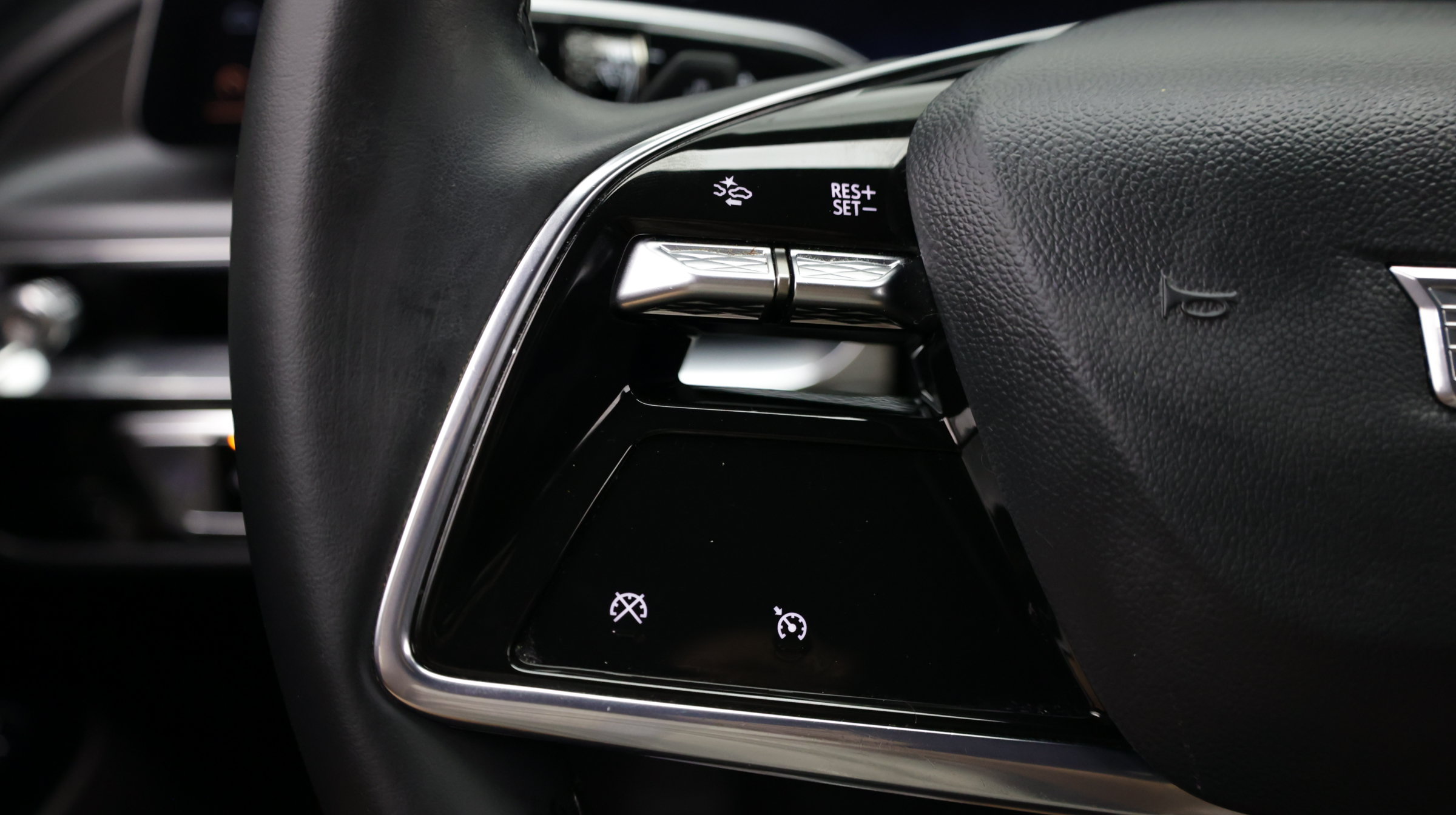 Used 2024 Cadillac Lyriq Tech RWD image 19