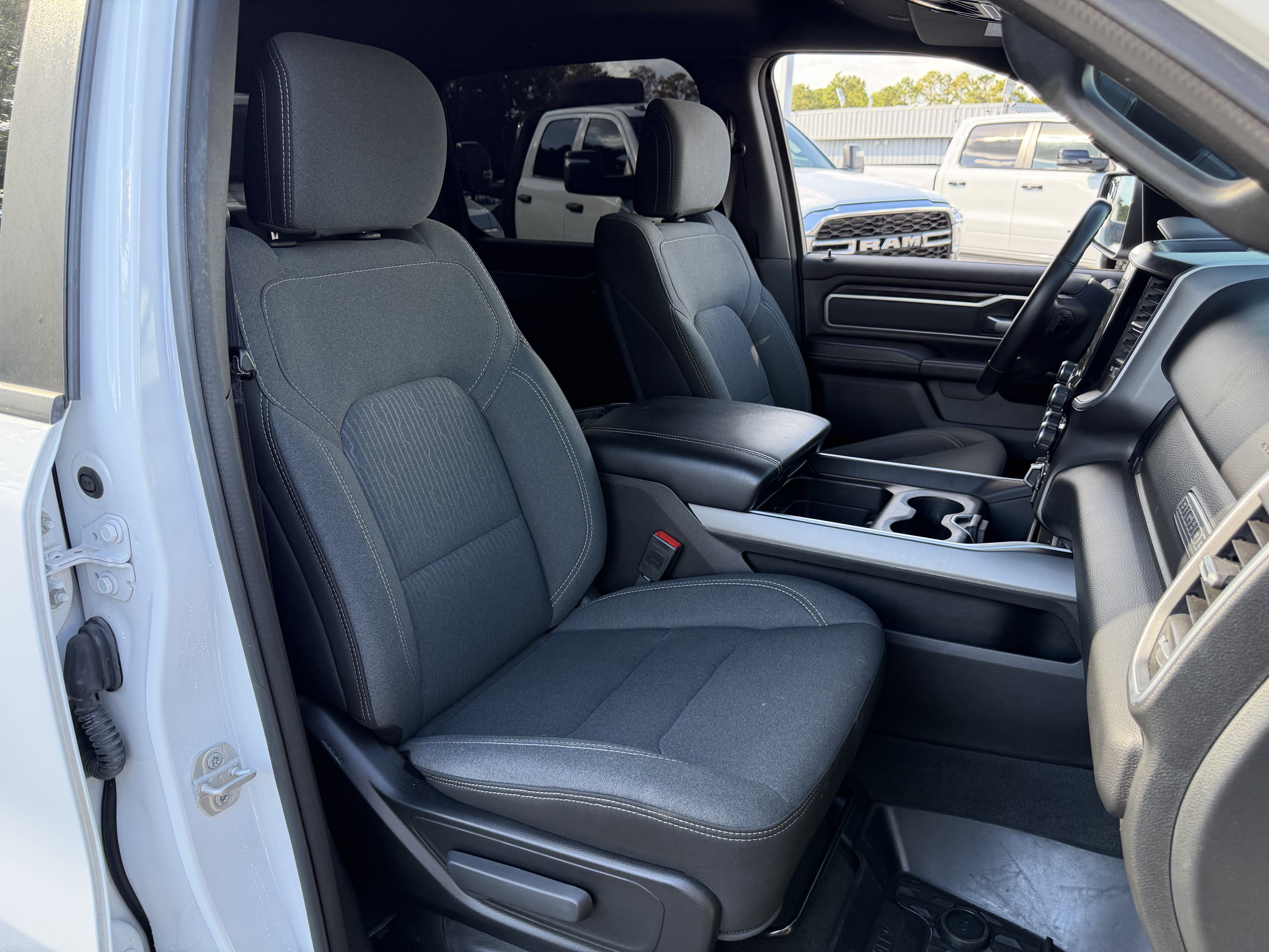 Used 2022 RAM 1500 Big Horn AWD/4WD image 35