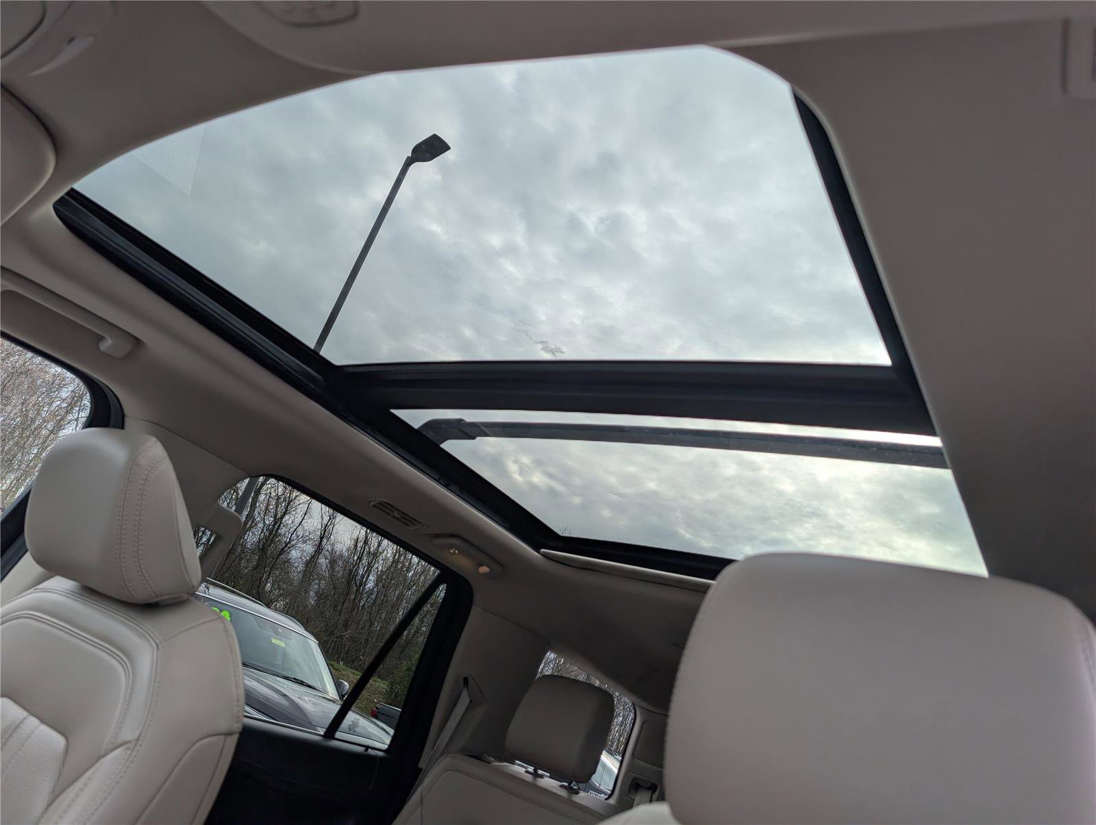 Used 2024 Ford Expedition Limited image 23