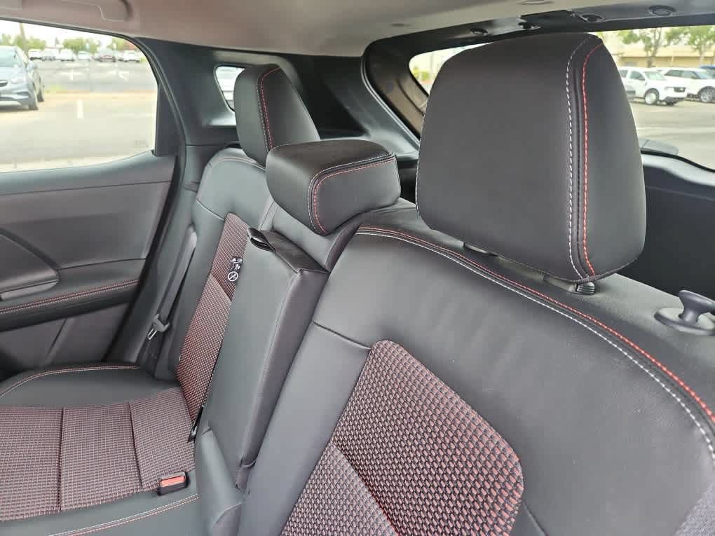 Used 2025 Nissan Kicks SR w/ SR Premium Package AWD/4WD image 12