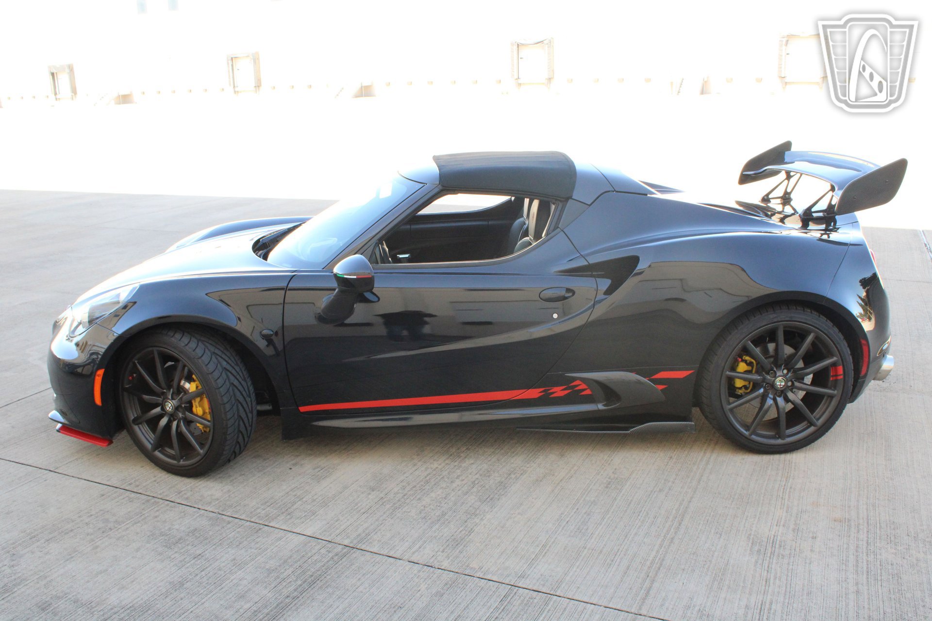 Used 2016 Alfa Romeo 4C Spider w/ Convenience Group - Spider image 13