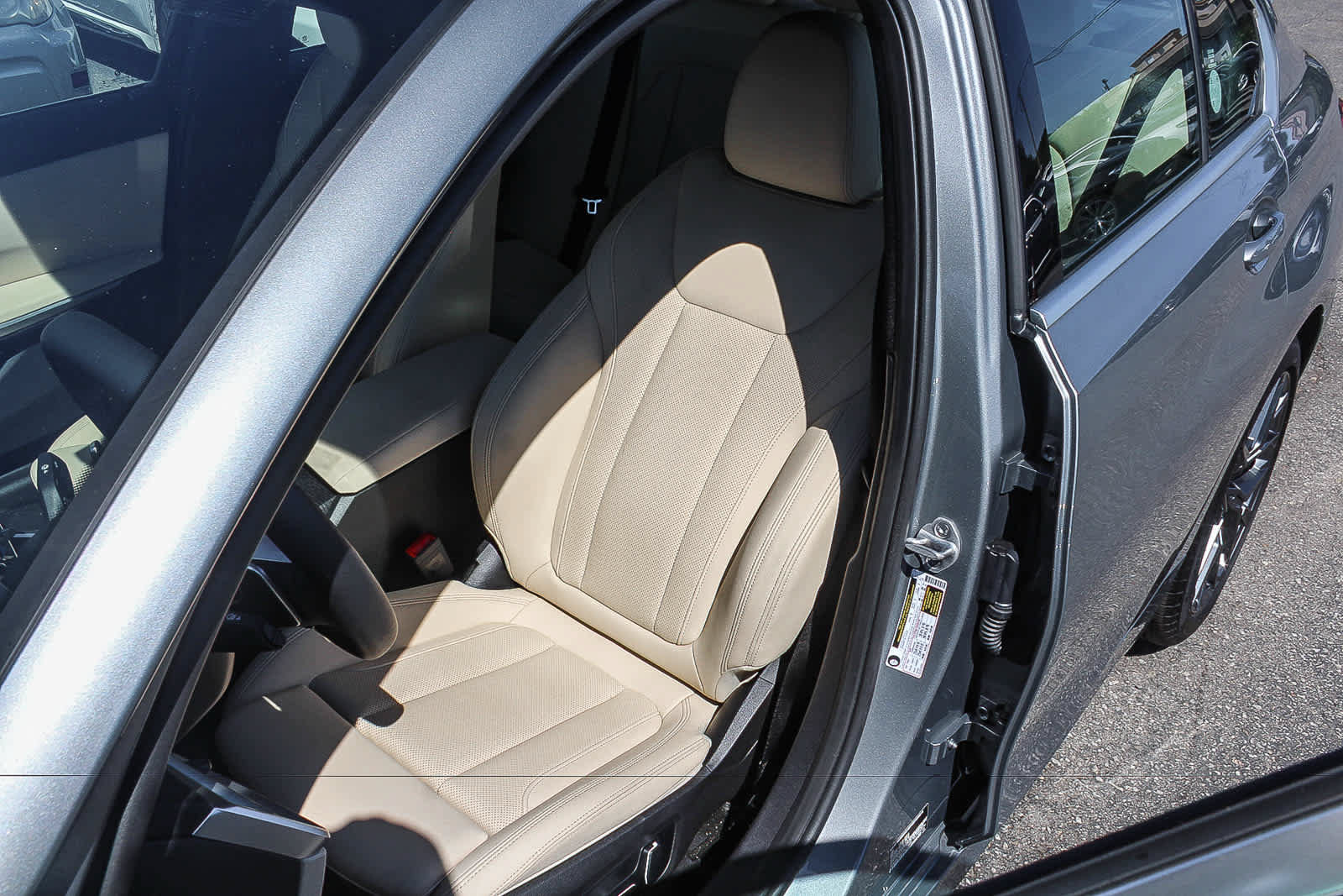 Used 2026 BMW 330i Sedan w/ Convenience Package RWD image 26