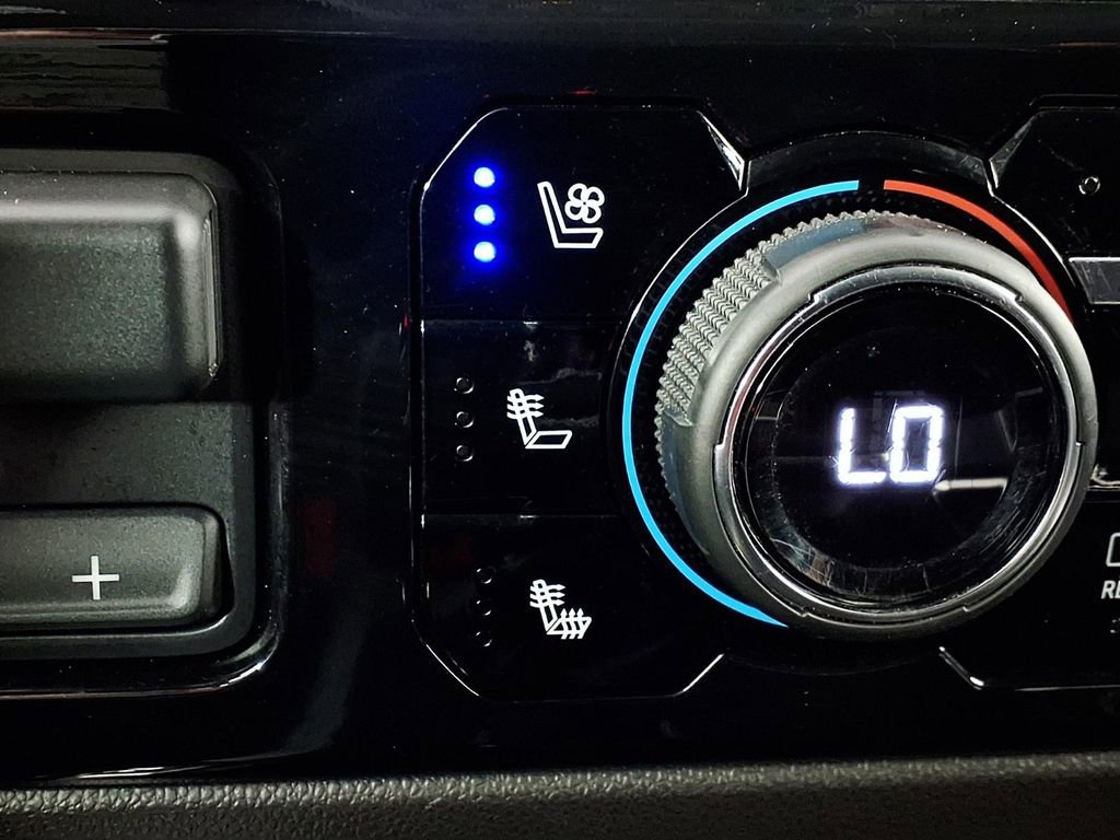 Used 2025 Chevrolet Silverado 1500 LTZ image 13