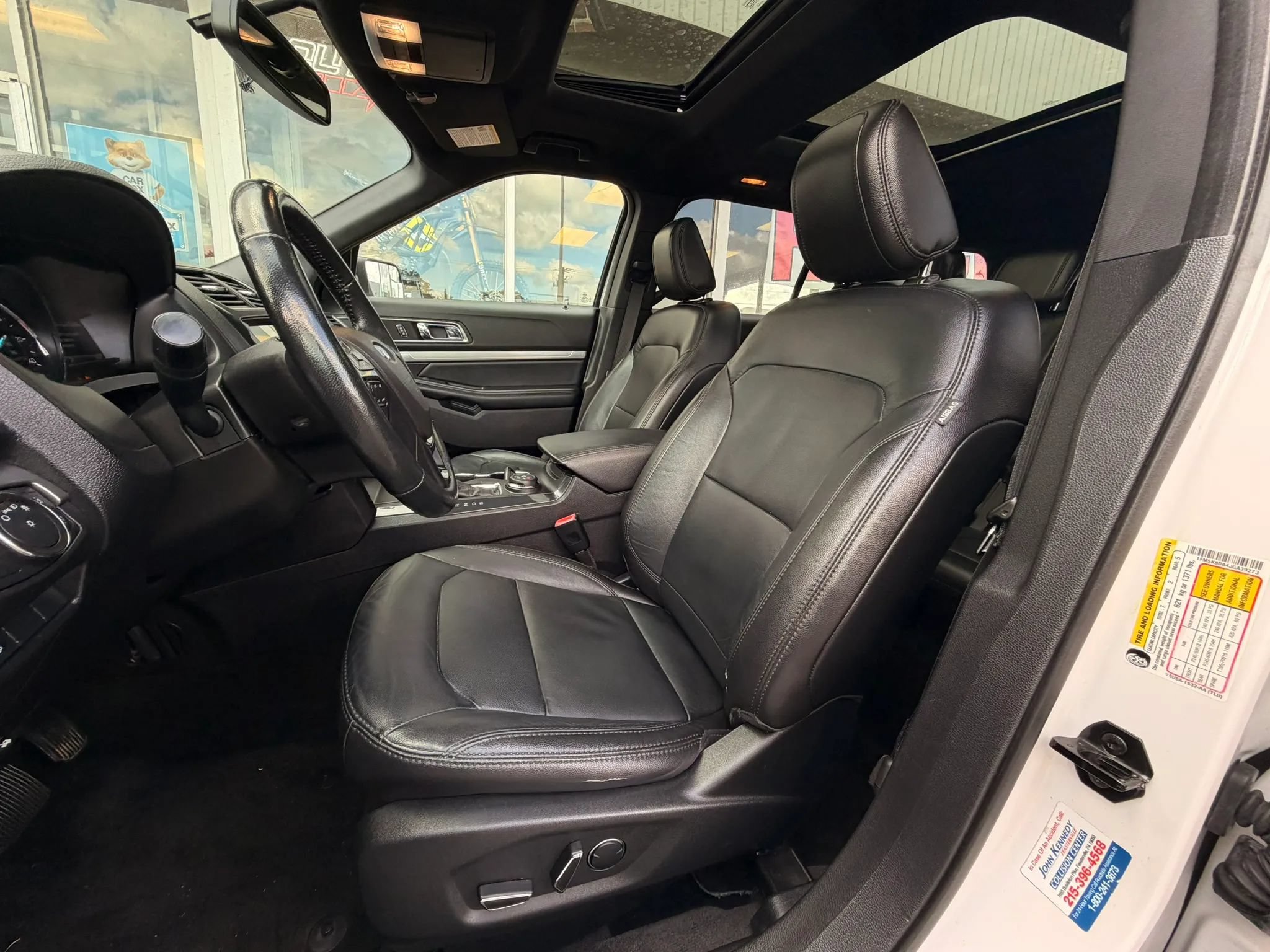 Used 2018 Ford Explorer XLT w/ Equipment Group 202A AWD/4WD image 7
